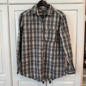 North Face Women’s  Gray Plaid Shirt.‎ Medium